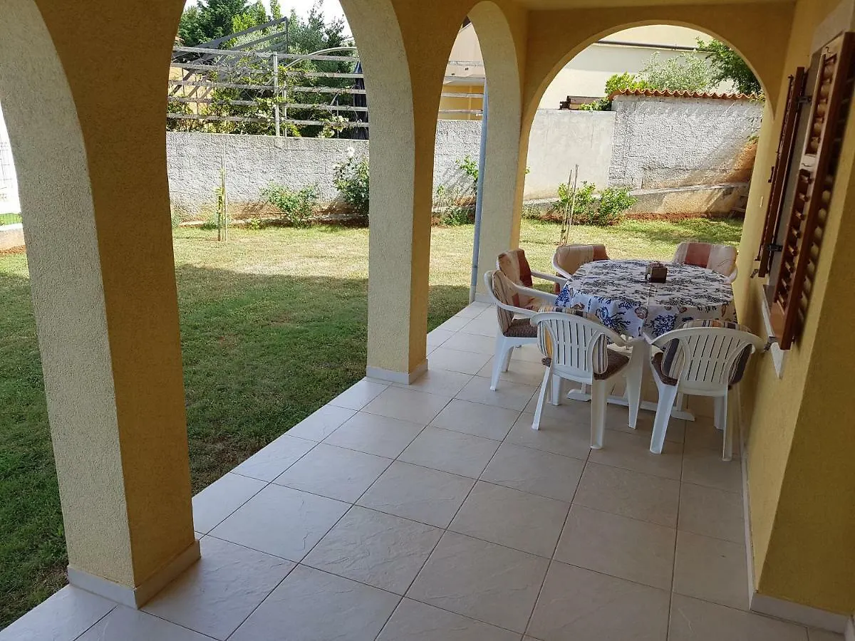 Apartment Barba Ližnjan