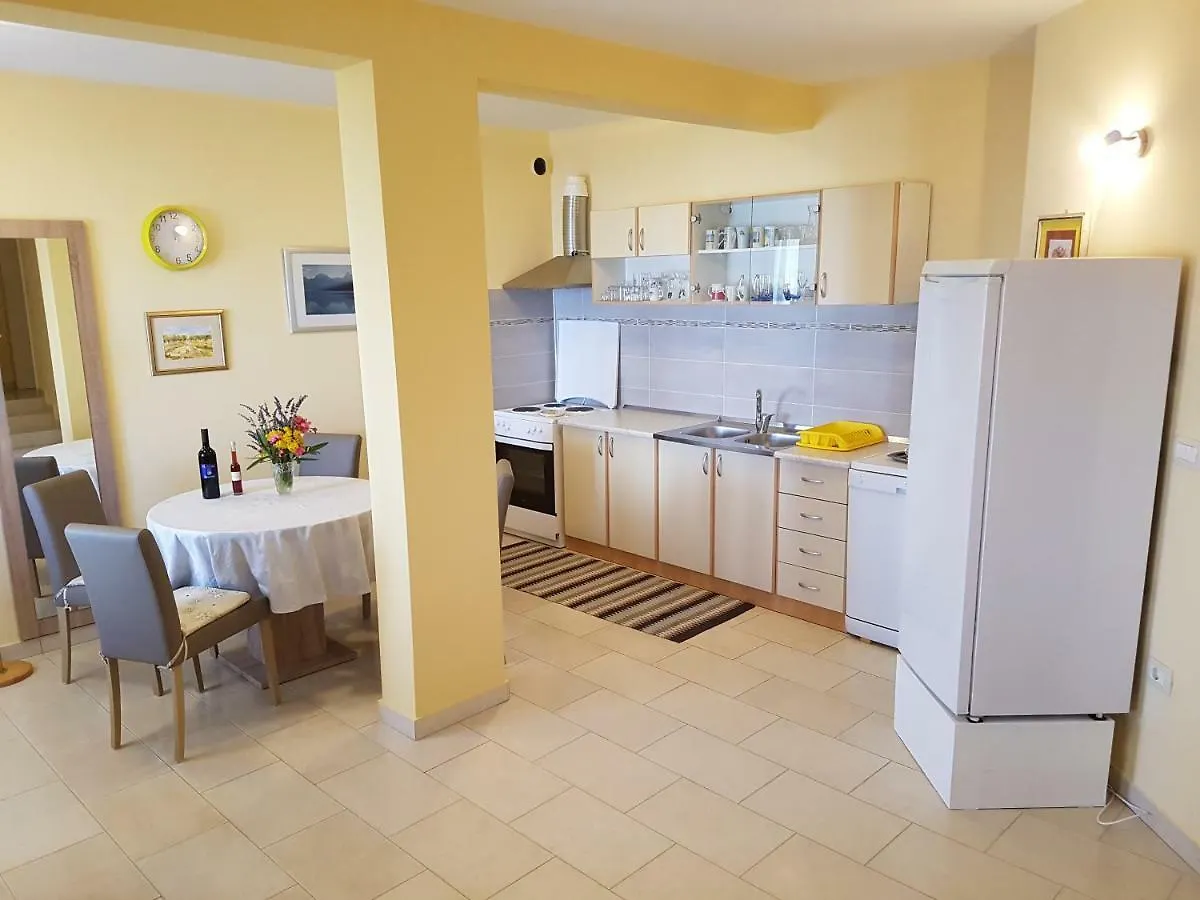 Apartment Barba Liznjan Croatia