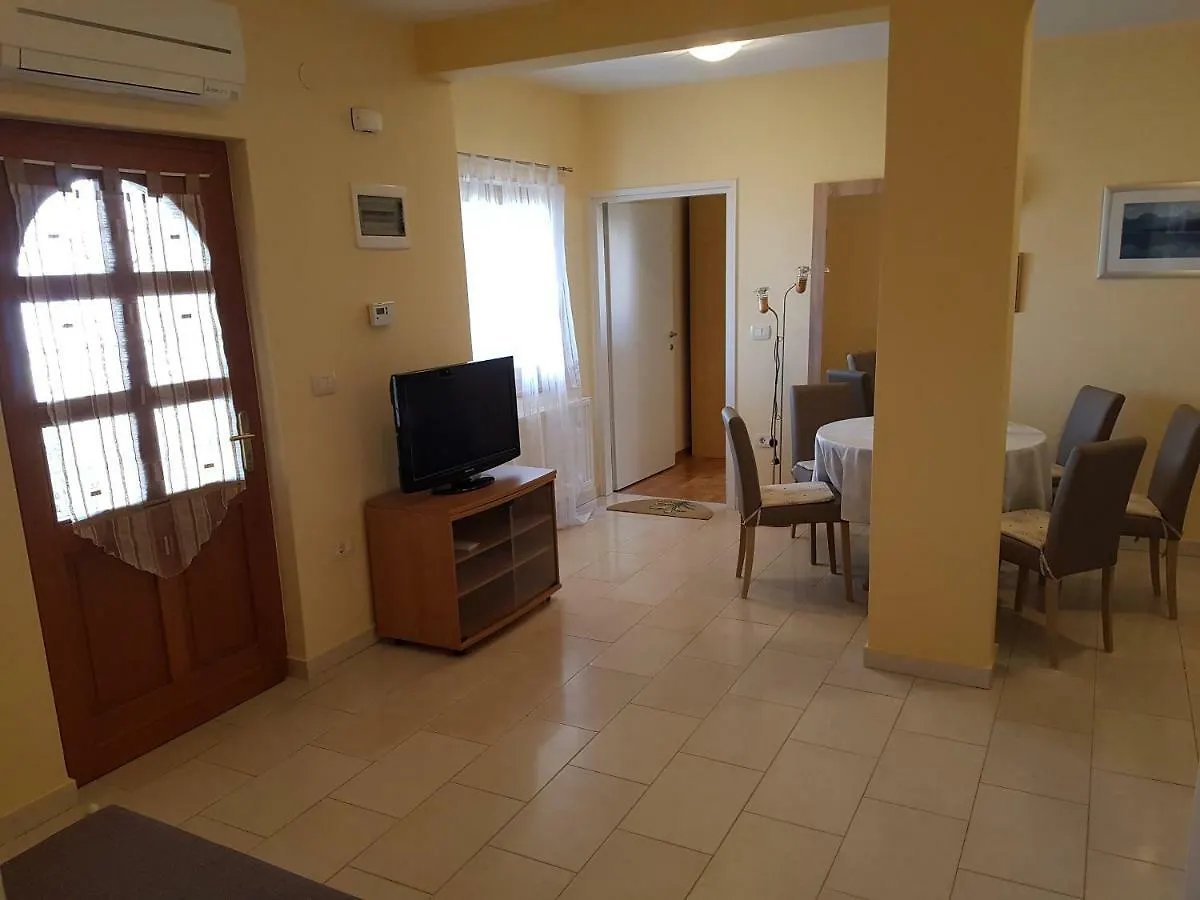 Apartment Barba Liznjan